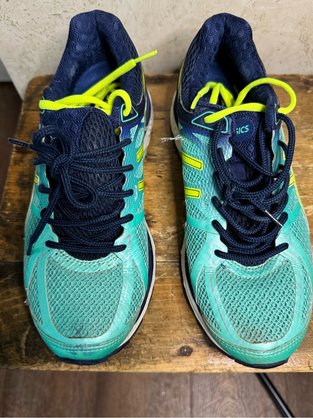 ASICS Gel Cumulus 17 Athletic Running Shoe's Teal, Navy & Neon Yellow color